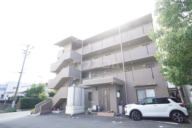 24/28 エントランス