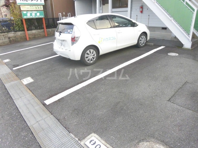 22/27 駐車場