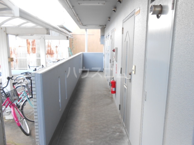 22/30 エントランス