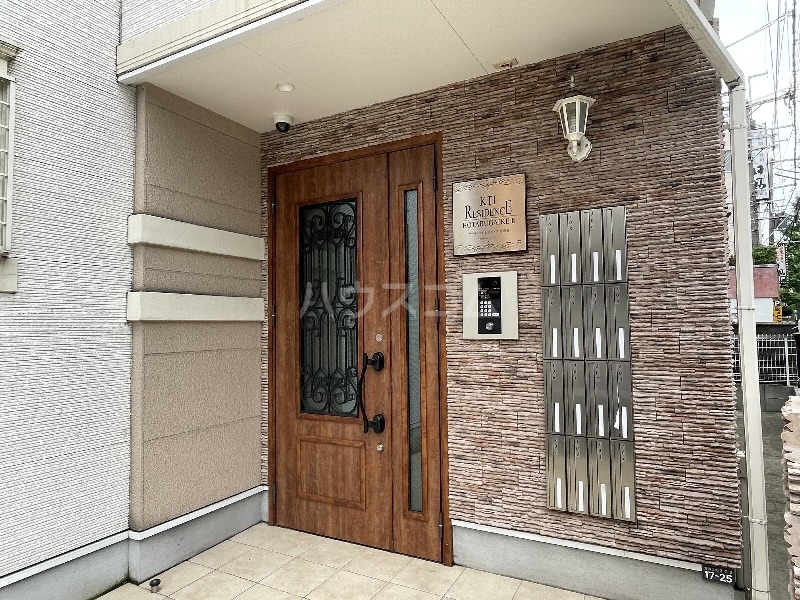 25/30 エントランス