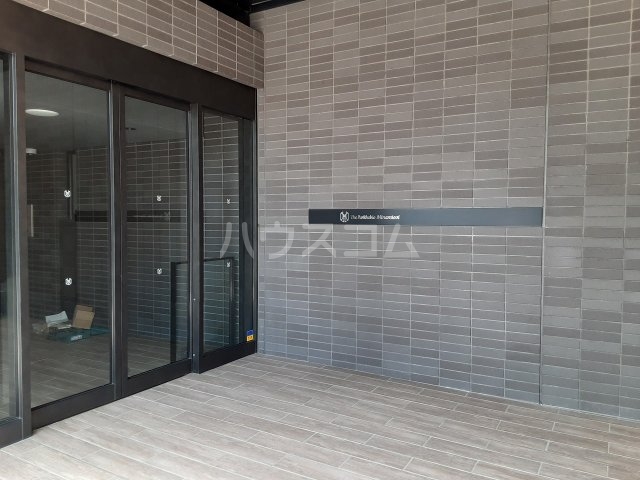 25/27 エントランス