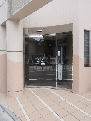 26/30 エントランス