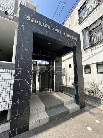 26/30 エントランス