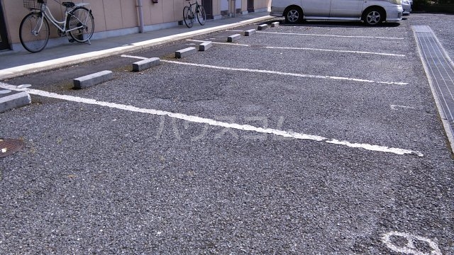 2/5 駐車場