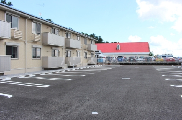 22/28 駐車場