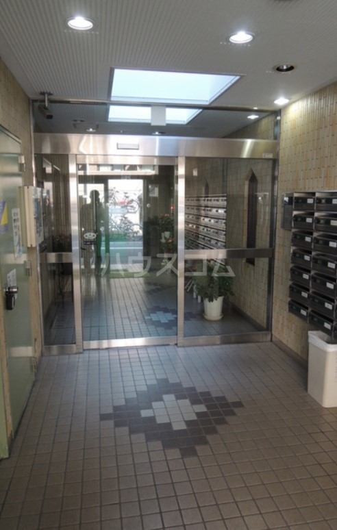 14/26 エントランス