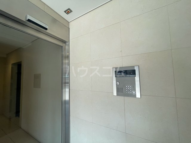 25/30 エントランス