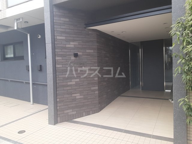 19/29 エントランス