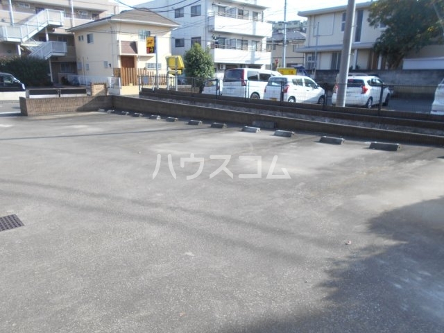 14/18 駐車場