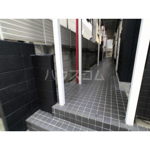 24/30 エントランス