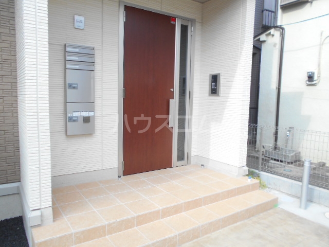 21/28 エントランス