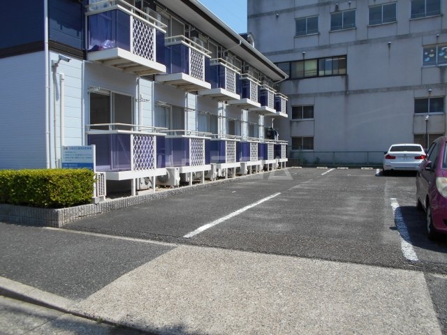 27/30 駐車場