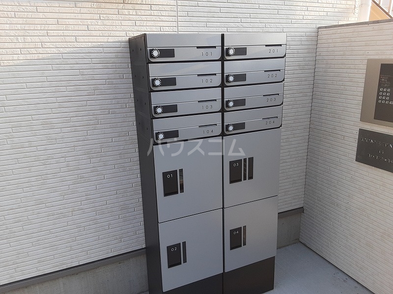 23/30 エントランス