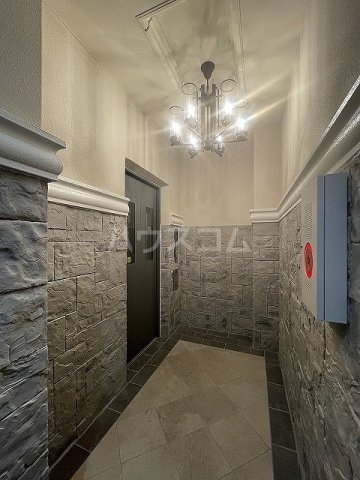 22/30 エントランス