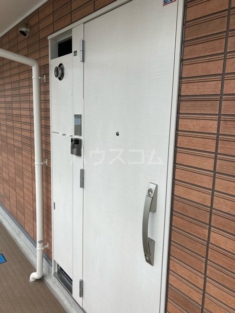 22/28 エントランス