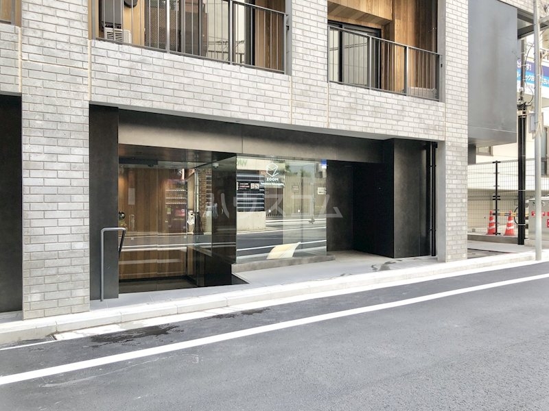 18/19 エントランス