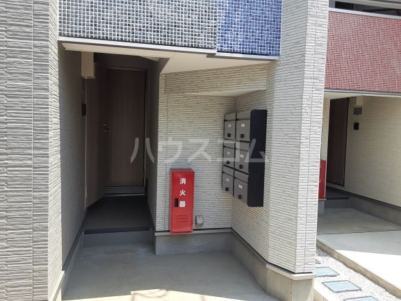 23/30 エントランス