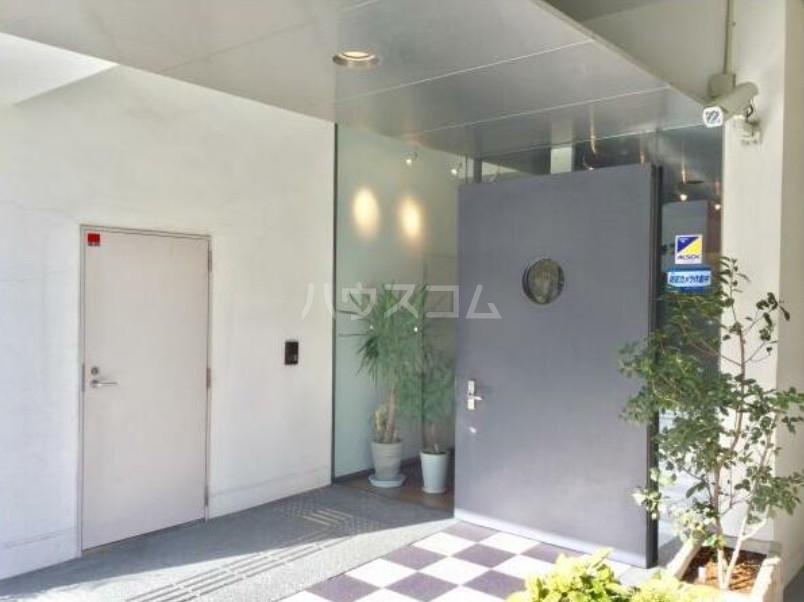 21/23 エントランス