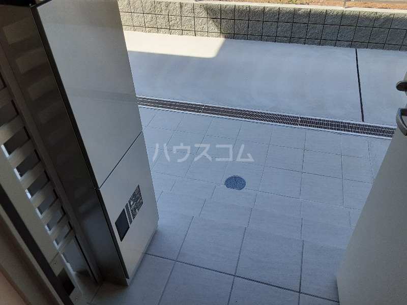 19/23 エントランス
