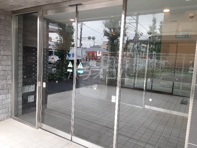 2/4 エントランス