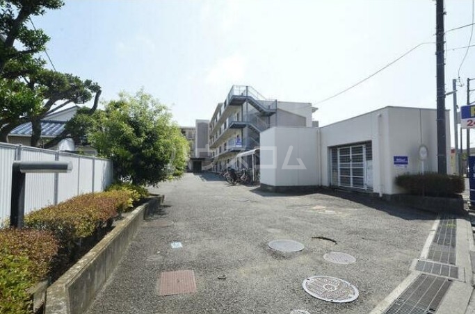 27/30 駐車場