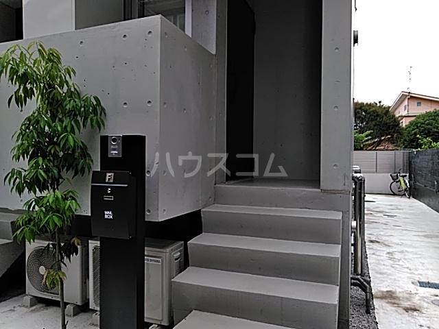 3/4 エントランス