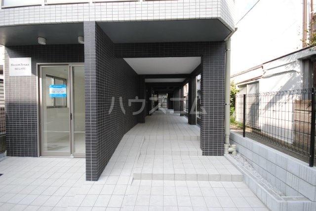 21/23 エントランス