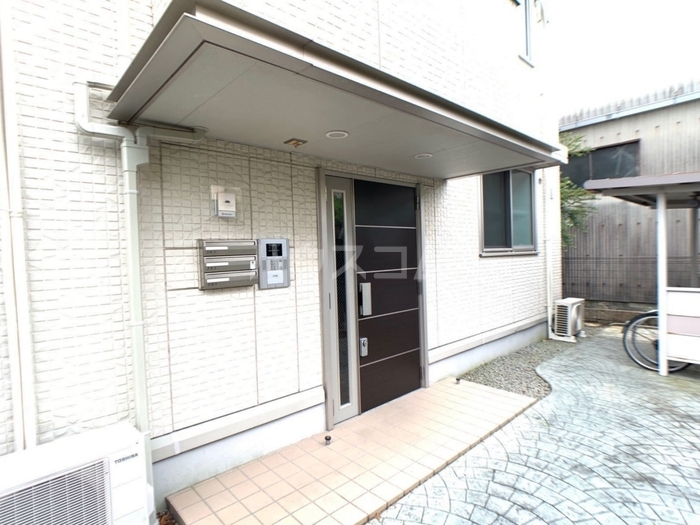 17/22 エントランス