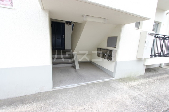 18/25 エントランス