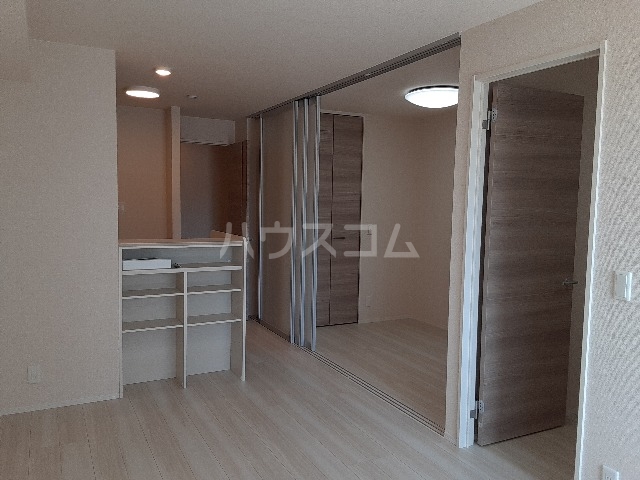 22/25 エントランス