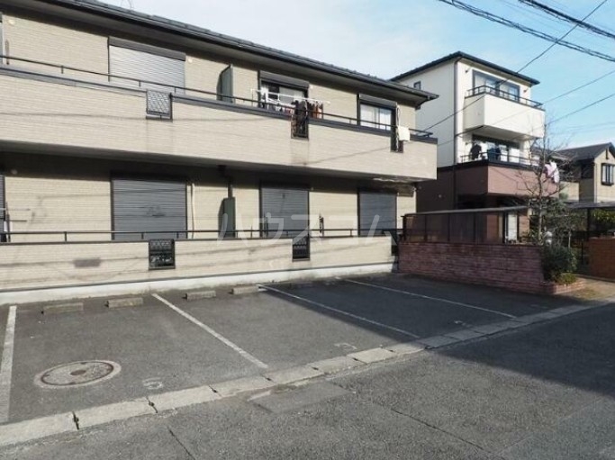 2/7 駐車場