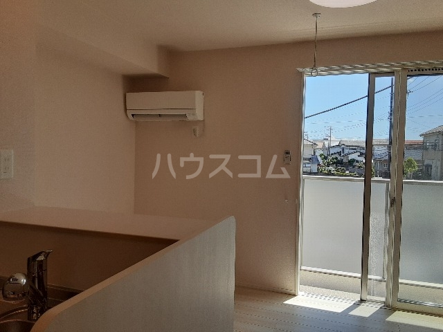 27/30 エントランス