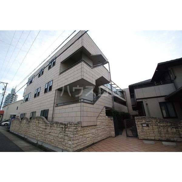 14/22 エントランス