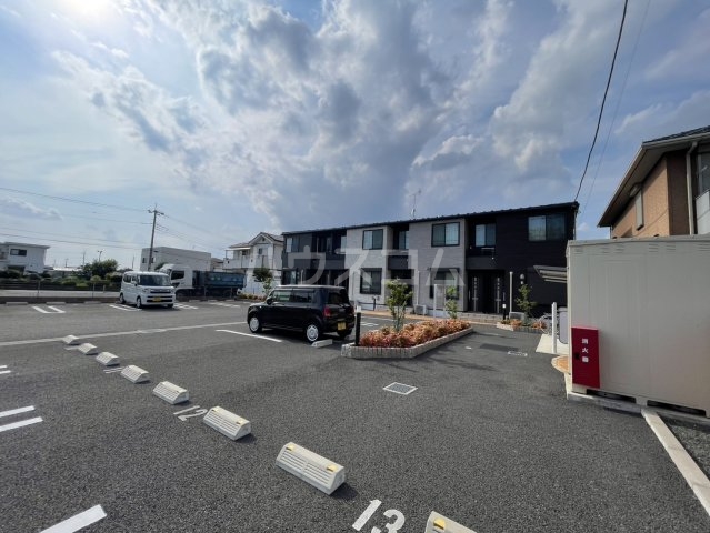 27/30 駐車場