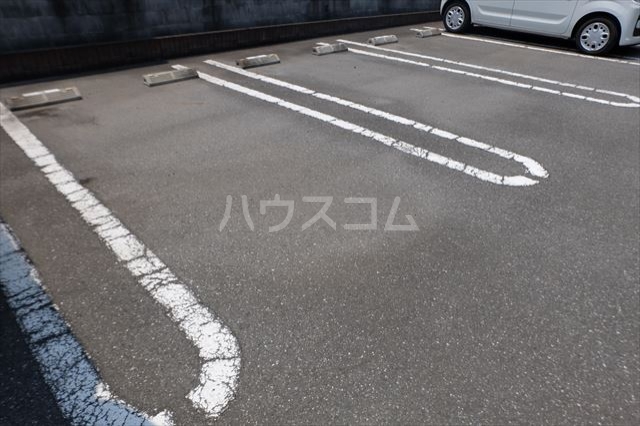 19/26 駐車場