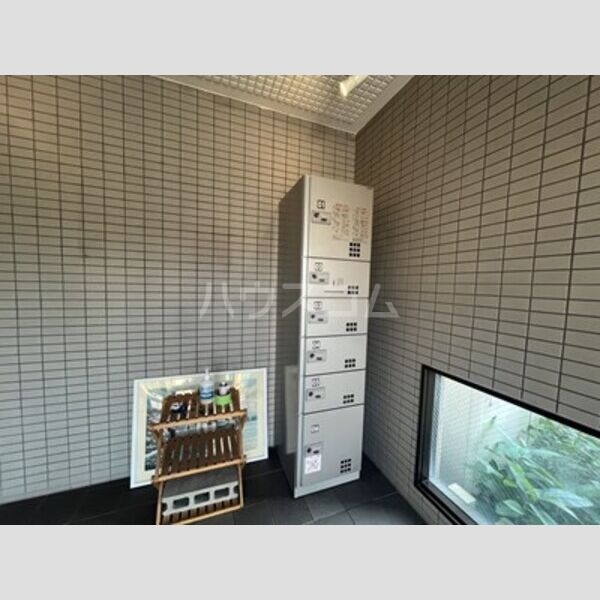 21/30 エントランス