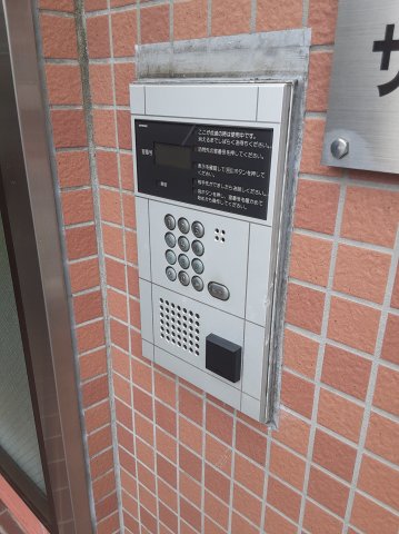 25/30 エントランス