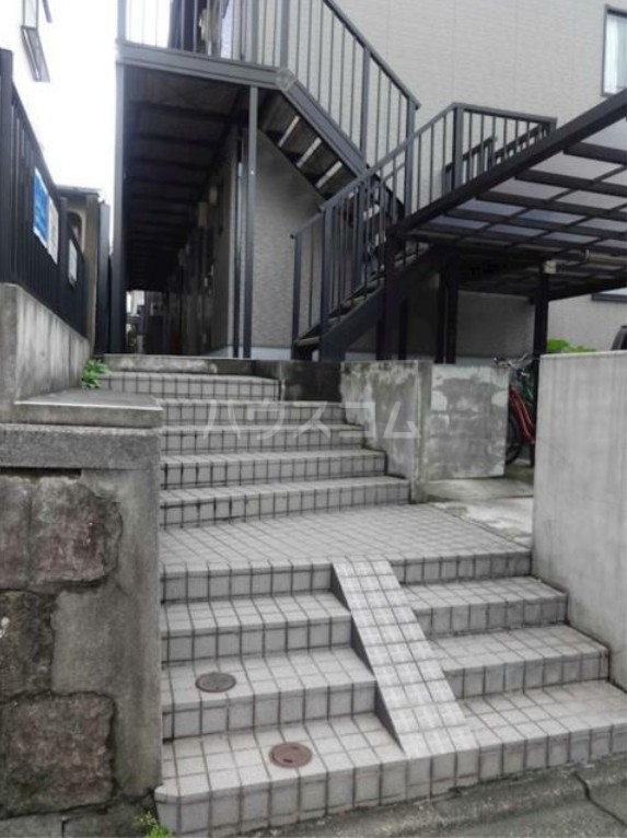 2/4 エントランス