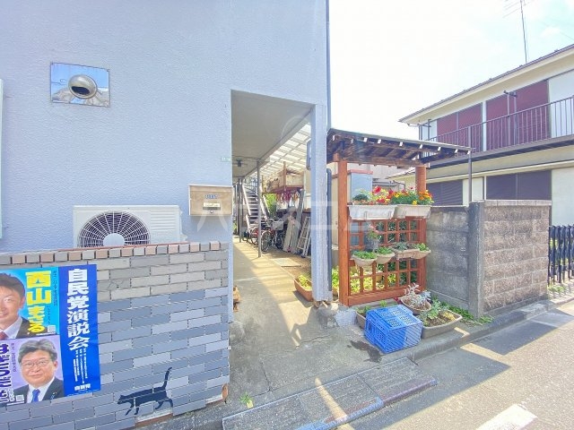 23/30 エントランス