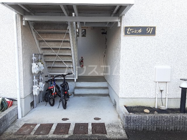 3/4 エントランス