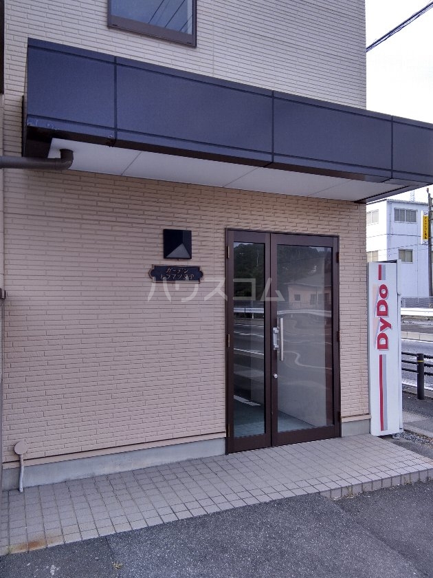 18/21 エントランス