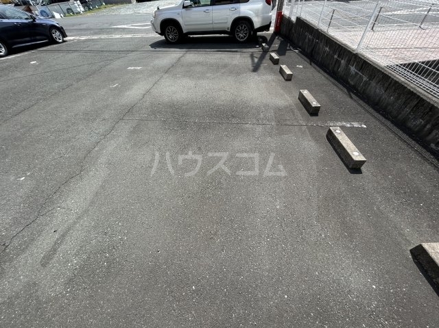 16/25 駐車場