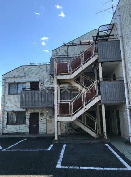 13/23 エントランス