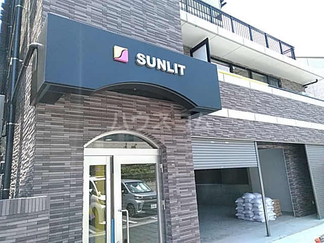 2/5 エントランス