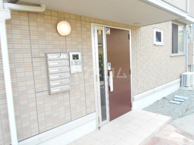 19/25 エントランス