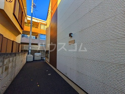 21/30 エントランス