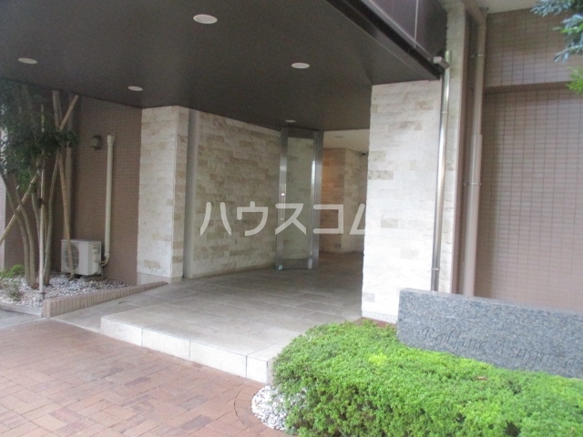 18/24 エントランス