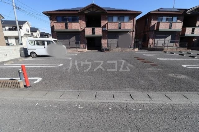 23/30 駐車場