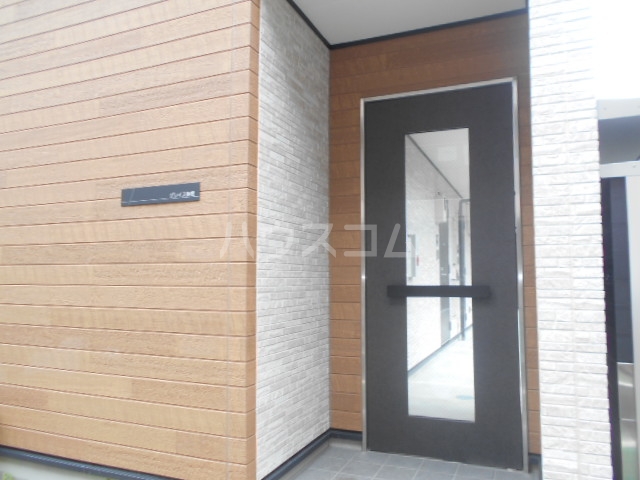 22/24 エントランス