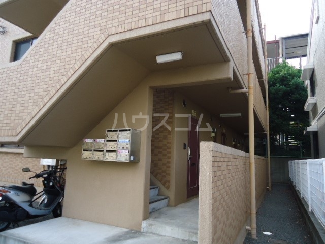 22/30 エントランス